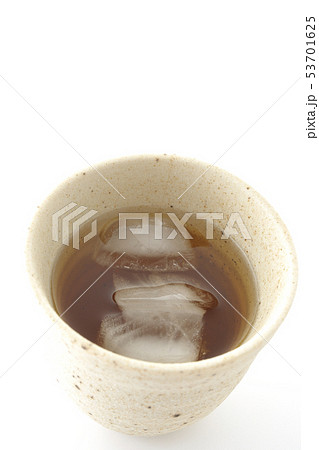 冷たいお茶 53701625