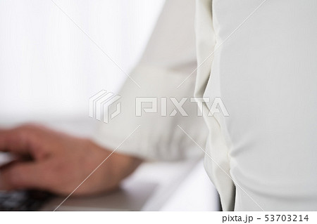 女性　メタボ 53703214