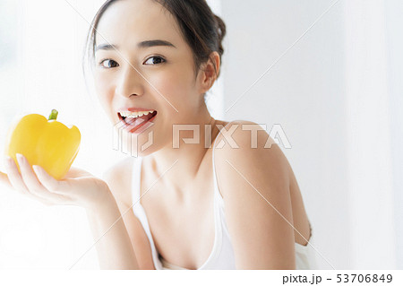 女性 ヘルシー 女性 ヘルシー 53706849