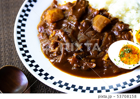 レトルトカレーのカレーライス レトルトカレーのカレーライス 53708158