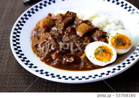 レトルトカレーのカレーライス レトルトカレーのカレーライス 53708160