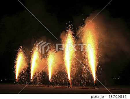 【愛知県豊橋市】吉田神社の手筒花火 【愛知県豊橋市】吉田神社の手筒花火 53709815