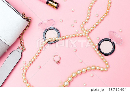 Feminine accessories 53712494