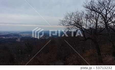 曇りの日の景色 53713232