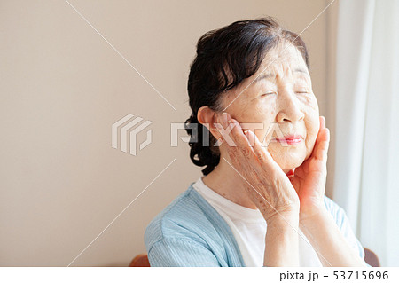 シニア　ビューティー　メイク 53715696