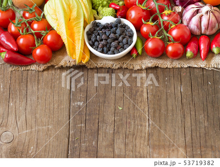 Black chickpea with vegetables 53719382