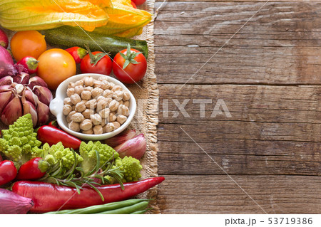 Dried organic chickpea and vegetables 53719386