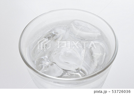 氷水　グラス 53726036