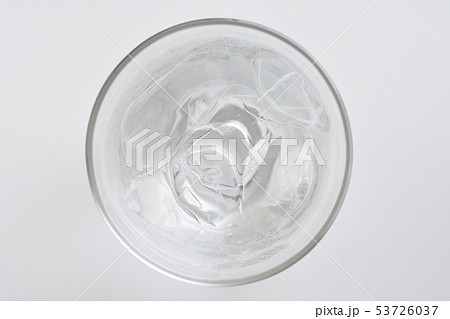 氷水　グラス 53726037