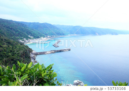 沖縄の綺麗な海 53733108