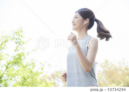 女性　スポーツウェア 53734294