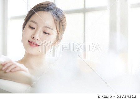 女性 ビューティー お風呂 女性 ビューティー お風呂 53734312