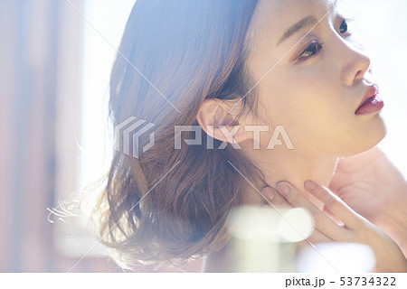 女性　ビューティー 53734322