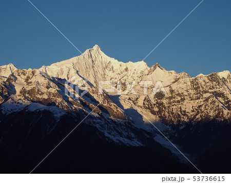 雲南省 徳欽 梅里雪山の夜明け Meili Snow Mountain in the morning 雲南省 徳欽 梅里雪山の夜明け Meili Snow Mountain in the morning 53736615