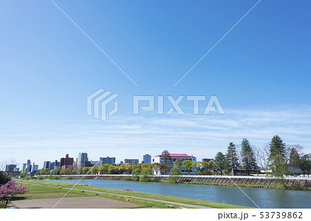 広瀬川　長町　街並み　堤防　川　水面 53739862