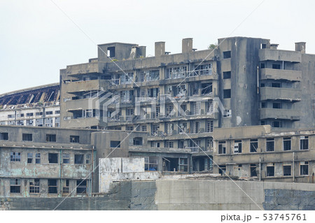 長崎_海から見た軍艦島 53745761