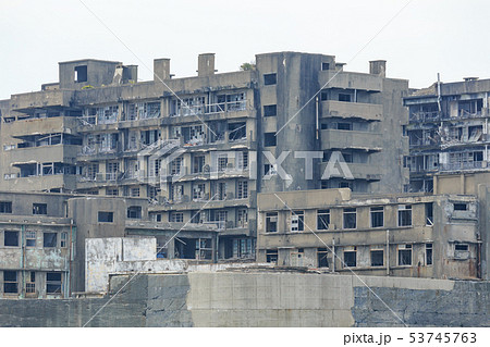 長崎_海から見た軍艦島 53745763