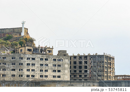 長崎_海から見た軍艦島 53745811