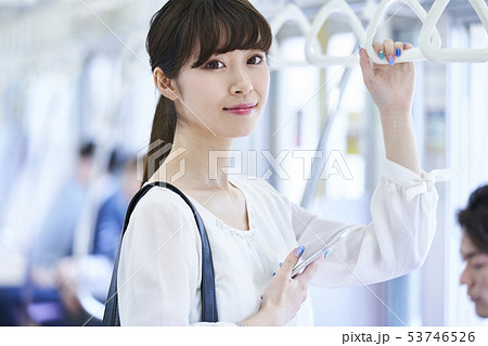 若い女性 通勤通学 休日 撮影協力「京王電鉄株式会社」 若い女性 通勤通学 休日 撮影協力「京王電鉄株式会社」 53746526
