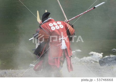 甲冑の侍 53746668