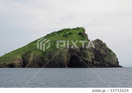 ジオパークの島知夫里島の小島 53752024
