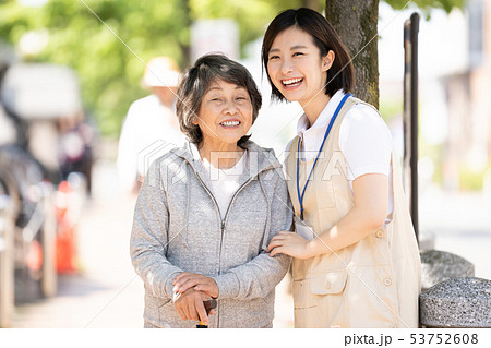 ヘルパー 53752608