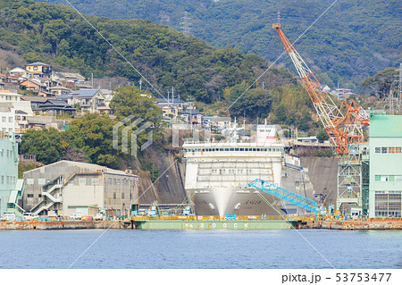 長崎_造船所のある風景 53753477