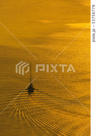 石岳展望台から九十九島　黄金色の夕暮れ　【長崎県佐世保市】 53756778