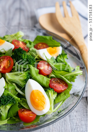サラダ 53758183