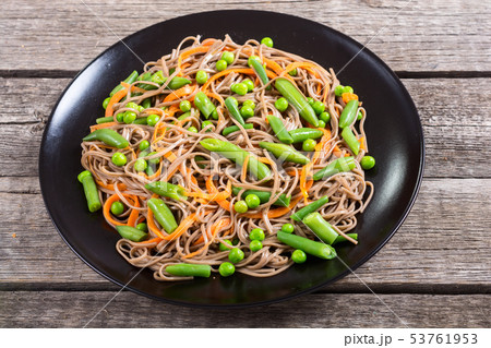 Soba noodles salad 53761953