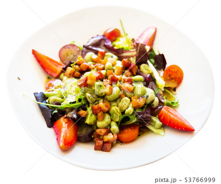 Salad of candied beans and marinated bacon 53766999