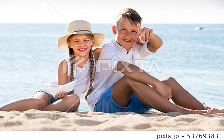 kids pointing with fingers aside kids pointing with fingers aside 53769383
