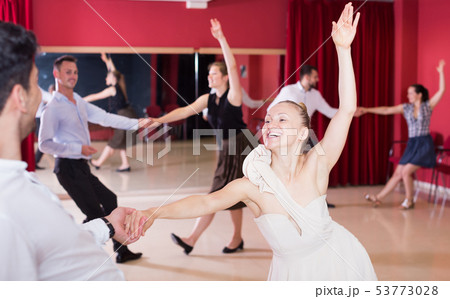 People dancing lindy hop 53773028