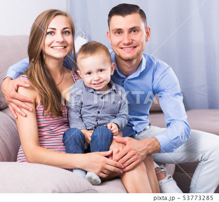 Young mother and father with little son 53773285