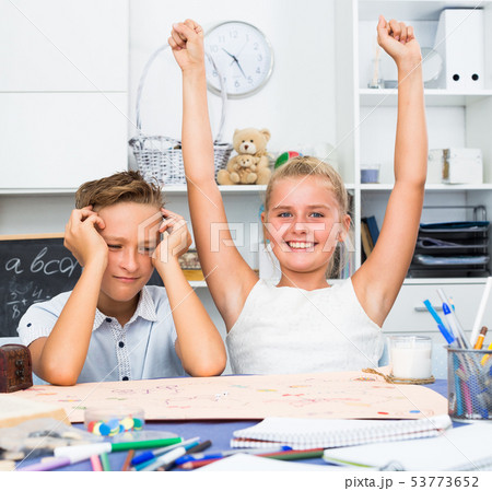 Sister is winners in board game 53773652