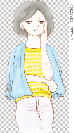 頬に手を置き考え事をしている女性 頬に手を置き考え事をしている女性 53777599