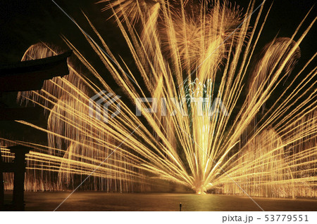 【広島県】宮島の花火　宮島水中花火大会 53779551