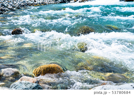 《長野県》北アルプスの天然水・白馬村の清流 53780684