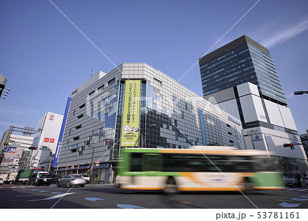 日本の東京都市景観 上野広小路の交差点などを望む 日本の東京都市景観 上野広小路の交差点などを望む 53781161