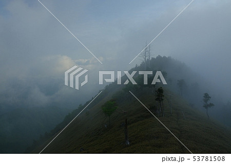 北大台の朝（奈良県吉野郡上北山村） 53781508