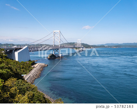 徳島・鳴門海峡の荒波と大鳴門橋　潮流うずまく迫力の海峡絶景 53782163