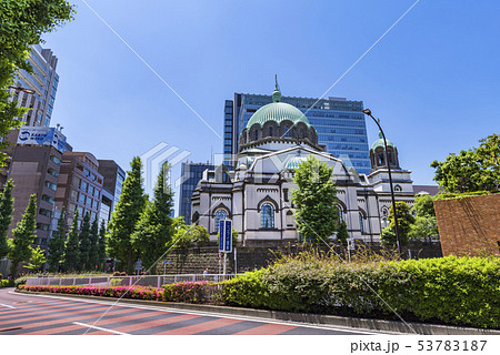 御茶ノ水 本郷通りとニコライ堂の風景 御茶ノ水 本郷通りとニコライ堂の風景 53783187