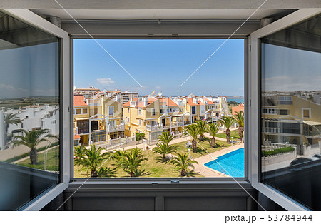 Open window  53784944