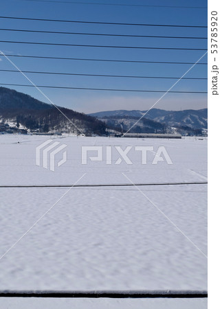 真冬の木島平の田んぼ風景 53785920