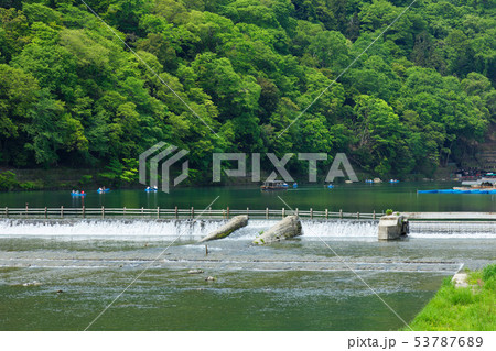 渡月橋より桂川を望む　遊覧船 53787689