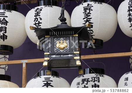 大神神社の吊燈籠 53788862