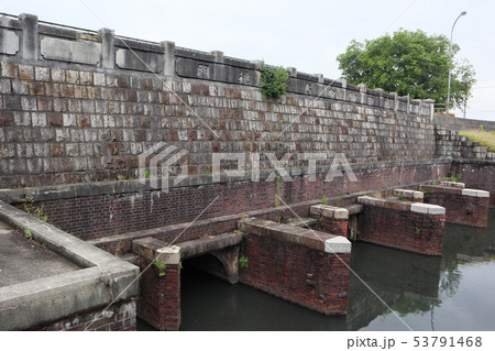 輪中の樋門 53791468