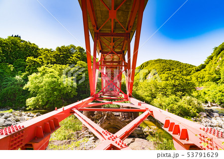 宮城花山の赤い温湯橋 53791629
