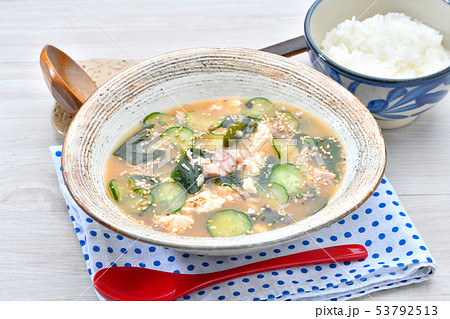 夏のさっぱり料理、冷や汁・ひや汁(鯖・サバの水煮缶使用)。 夏のさっぱり料理、冷や汁・ひや汁(鯖・サバの水煮缶使用)。 53792513