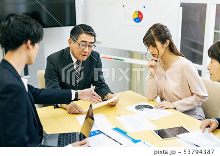 会議 打合せ ミーティング プレゼン 53794387